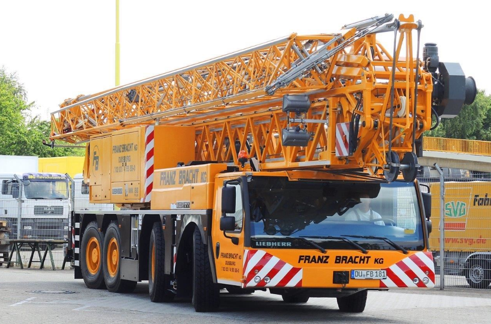 mobile tower crane hire